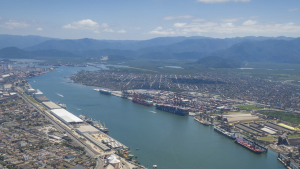 O Porto de Santos é o maior do hemisfério sul. E quase ninguém sabe como ele funciona.